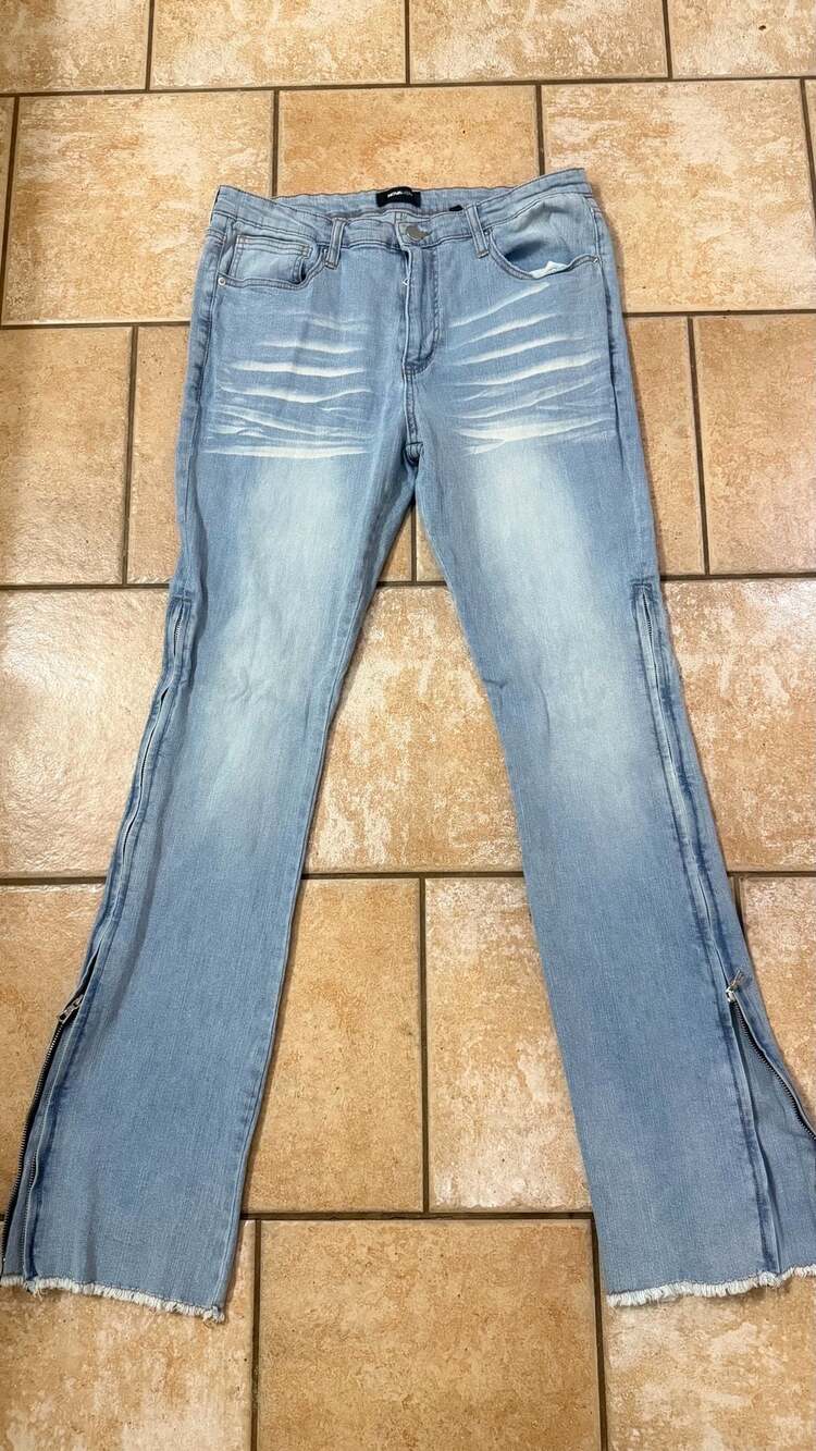 Novamen zipper hem frayed edge denim jeans